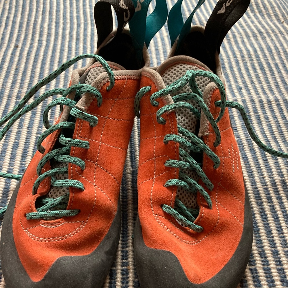 Scarpa Helix climbing shoes - women’s